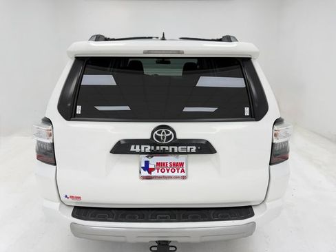 Used 2019 Toyota 4Runner TRD Off-Road AWD/4WD image 39