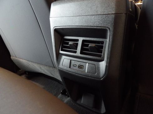 Used 2025 Chevrolet Colorado Z71 AWD/4WD image 23
