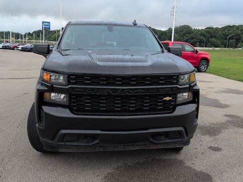 Used 2019 Chevrolet Silverado 1500 Custom w/ Custom Convenience Package AWD/4WD image 11