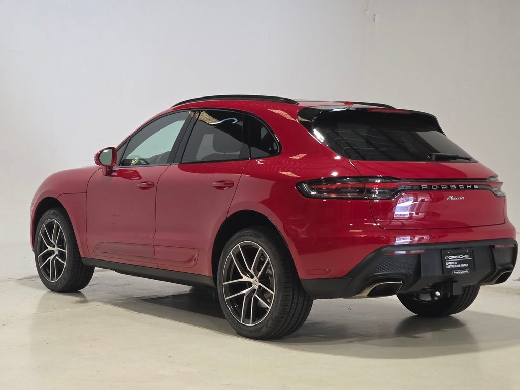 Certified 2026 Porsche Macan AWD/4WD image 3