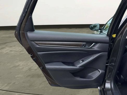 Used 2018 Honda Accord EX-L image 11