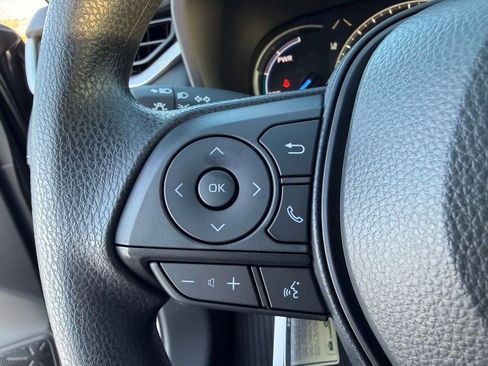 Used 2025 Toyota RAV4 XLE image 19