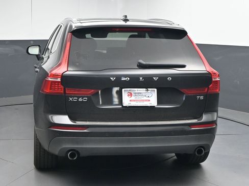 Used 2021 Volvo XC60 T5 Momentum w/ Premium Package image 7