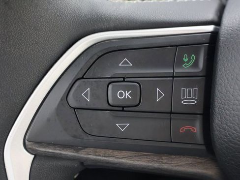 Used 2023 Jeep Grand Cherokee 4WD 4xe image 11