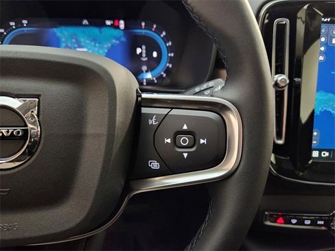 New 2025 Volvo XC40 B5 Core w/ Protection Package Premier image 29