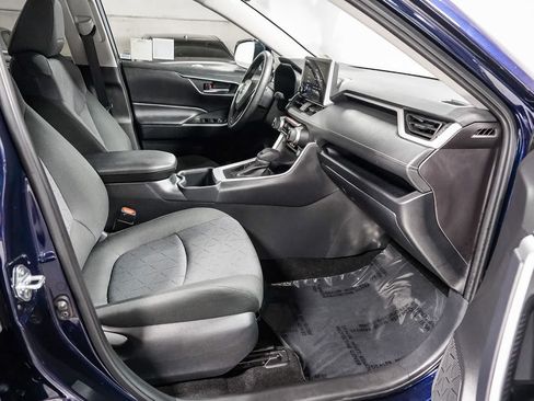 Certified 2025 Toyota RAV4 XLE FWD image 17