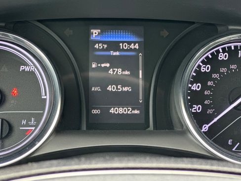 Used 2019 Toyota Camry LE image 24