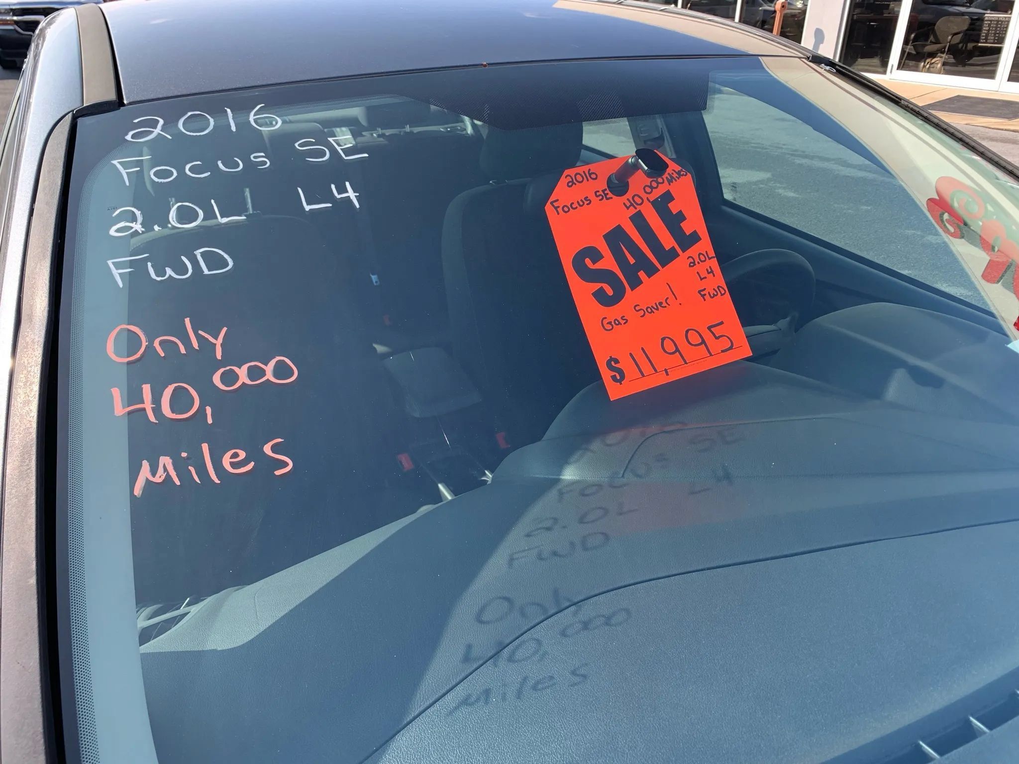 Used 2016 Ford Focus SE FWD image 3