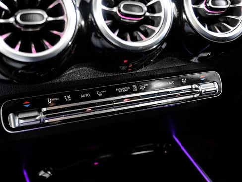 Used 2023 Mercedes-Benz EQB 250+ image 22