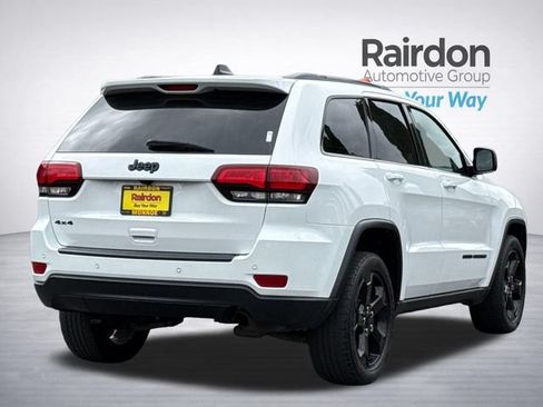 Used 2019 Jeep Grand Cherokee Laredo AWD/4WD image 6