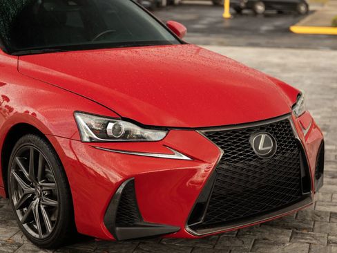 Used 2018 Lexus IS 300 F Sport w/ F Sport Package image 4
