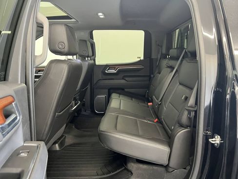 Used 2023 GMC Sierra 1500 Denali w/ Technology Package AWD/4WD image 13