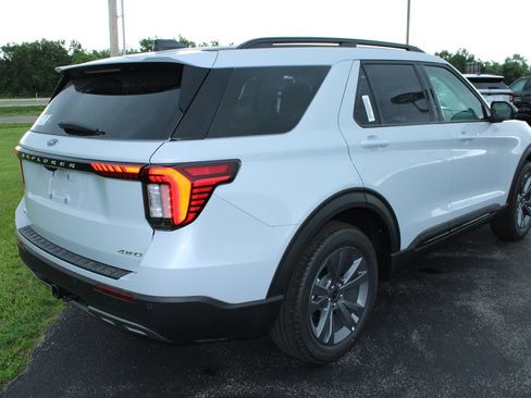 New 2026 Ford Explorer Active w/ Active Comfort Package AWD/4WD image 15