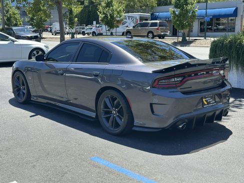 Used 2019 Dodge Charger Scat Pack w/ Plus Group RWD image 12