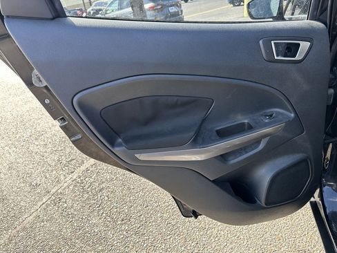 Used 2019 Ford EcoSport SE w/ SE Convenience Package image 16