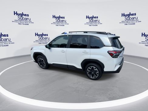 Used 2025 Subaru Forester Premium AWD/4WD image 8