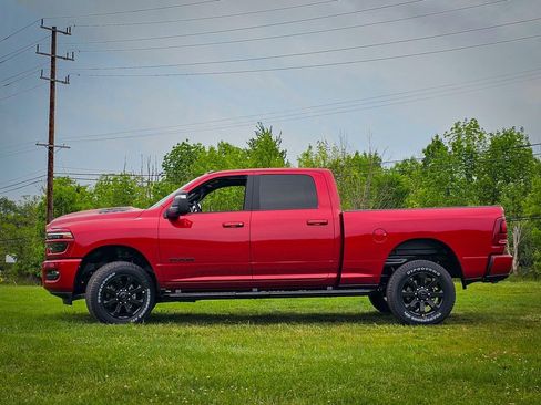 New 2026 RAM 2500 Laramie w/ Night Edition AWD/4WD image 8
