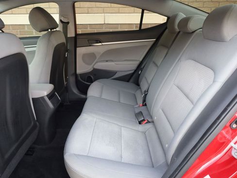Used 2017 Hyundai Elantra SE FWD image 18