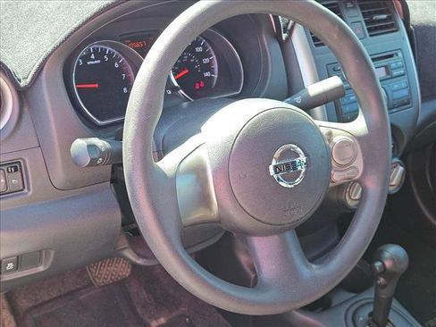 Used 2012 Nissan Versa SV FWD image 7