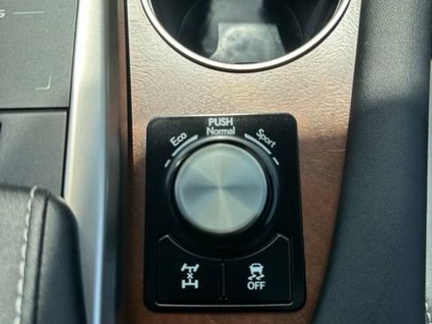 Used 2022 Lexus RX 350L Premium w/ Premium Package AWD/4WD image 39