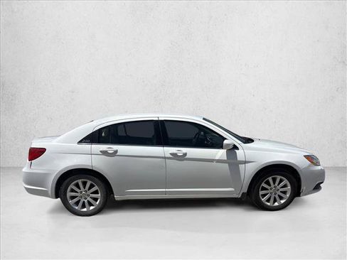 Used 2014 Chrysler 200 Touring FWD image 6