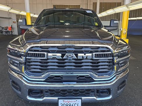 Used 2025 RAM 2500 Big Horn AWD/4WD image 3