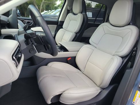 Used 2026 Lincoln Aviator Reserve w/ Luxury Package RWD image 18