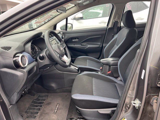 Used 2025 Nissan Versa SV FWD image 8
