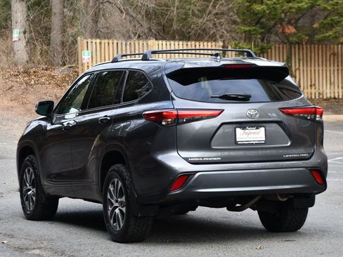 Used 2021 Toyota Highlander Limited image 8