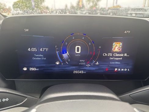 Used 2025 Chevrolet Traverse LT image 32