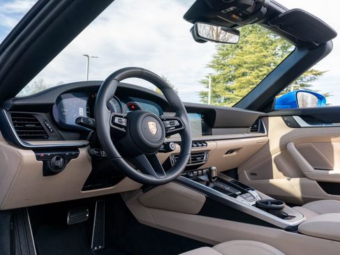 Certified 2022 Porsche 911 Turbo image 4