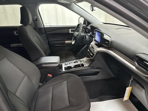Used 2024 Ford Explorer XLT AWD/4WD image 18