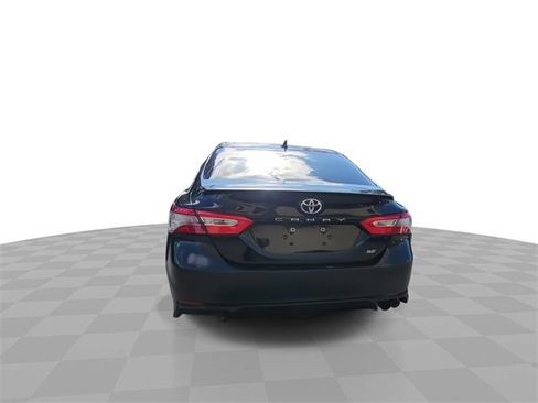 Used 2019 Toyota Camry L image 7