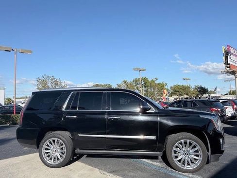 Used 2015 Cadillac Escalade Premium image 3