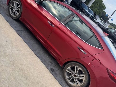 Used 2017 Hyundai Elantra Limited w/ Limited Tech Package 04 FWD image 2