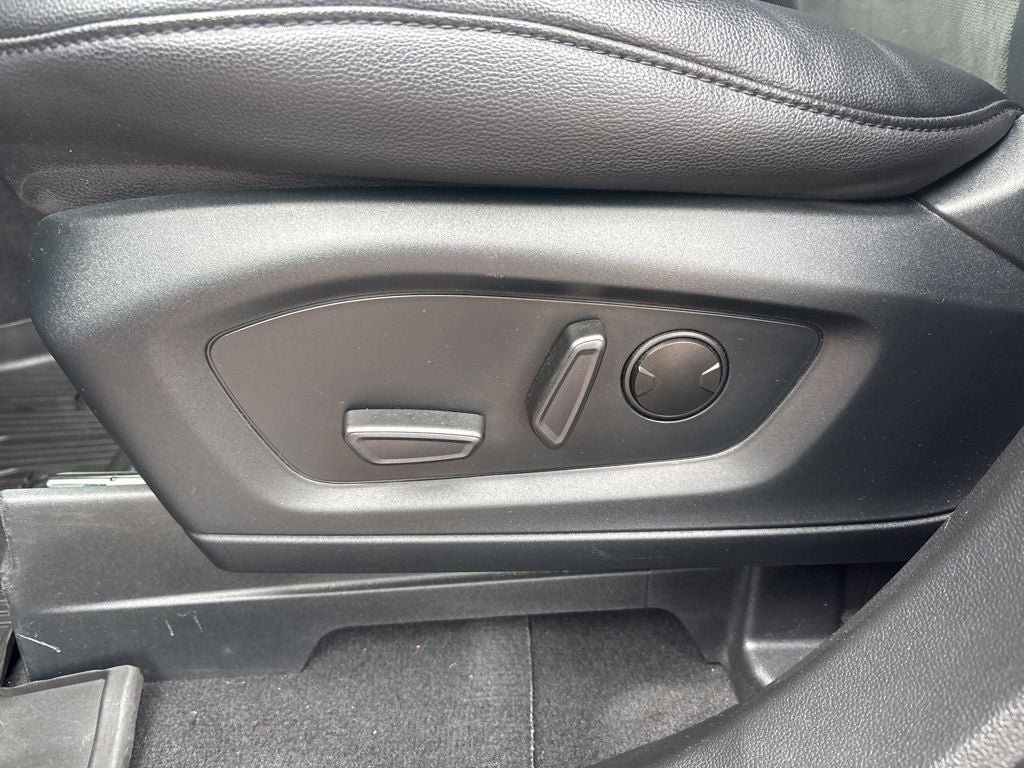 Used 2023 Ford Explorer ST-Line AWD/4WD image 14