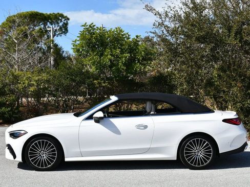 Used 2025 Mercedes-Benz CLE 300 4MATIC Cabriolet image 34