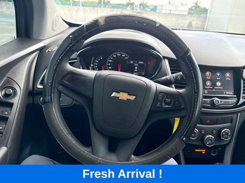 Used 2020 Chevrolet Trax LS FWD image 6