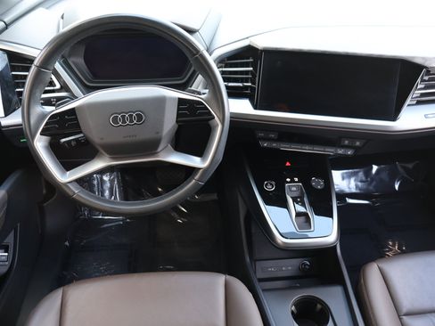 Used 2024 Audi Q4 e-tron Premium Plus image 17