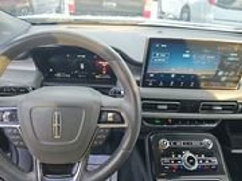 Used 2022 Lincoln Nautilus Reserve image 8