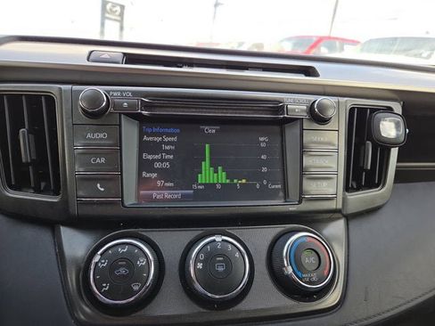 Used 2014 Toyota RAV4 LE AWD/4WD image 18