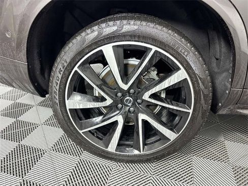 Used 2024 Volvo XC90 B6 Plus image 30