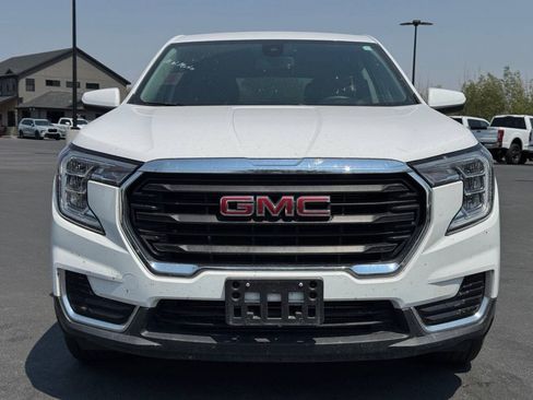Used 2024 GMC Terrain SLE AWD/4WD image 2