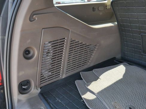 Used 2023 GMC Yukon XL Denali image 25