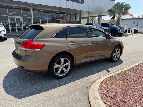 Used 2012 Toyota Venza Limited AWD/4WD image 3