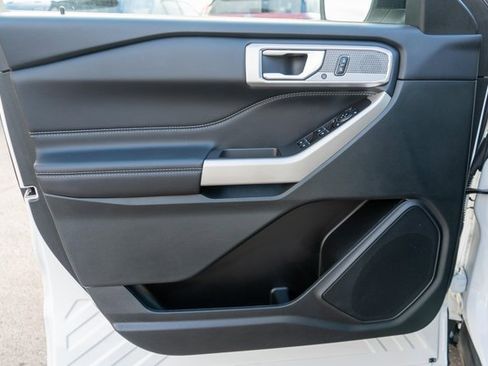 Used 2024 Ford Explorer XLT w/ Equipment Group 202A image 18