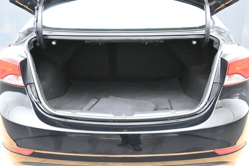 Used 2014 Hyundai Elantra SE w/ Option Group 02 FWD image 9