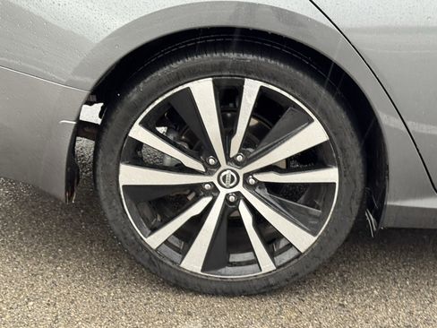 Certified 2019 Nissan Altima 2.5 Platinum image 38