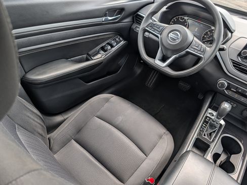 Used 2021 Nissan Altima 2.5 SV FWD image 9