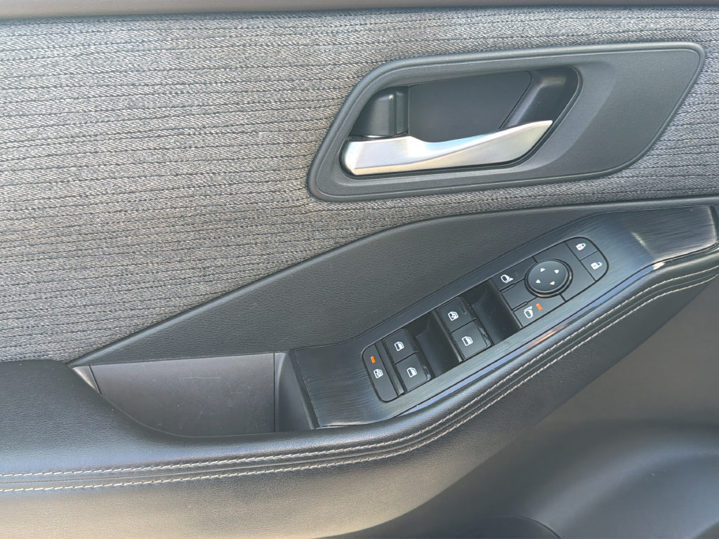 Used 2021 Nissan Rogue SV AWD/4WD image 20